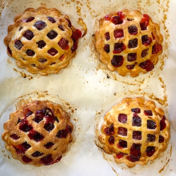 Vintage 2009 NIB William-Sonoma Lattice Pocket Pie Lattice Mold Mini Pie Maker - Picture 6 of 17